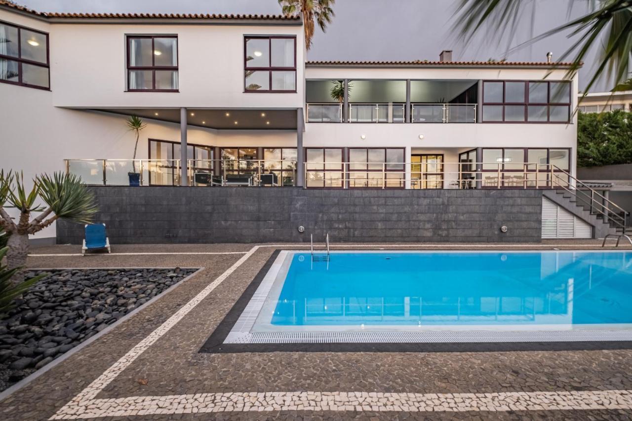 Ample Villa With Pool And Gorgeous Ocean View ฟุงชาล ภายนอก รูปภาพ