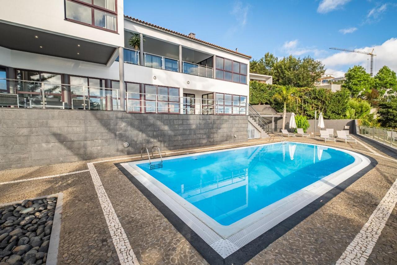 Ample Villa With Pool And Gorgeous Ocean View ฟุงชาล ภายนอก รูปภาพ