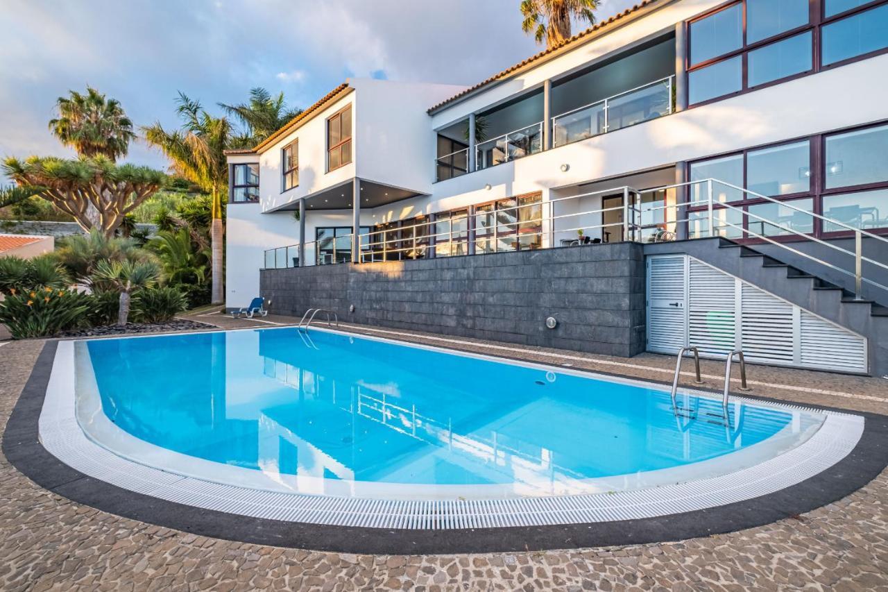 Ample Villa With Pool And Gorgeous Ocean View ฟุงชาล ภายนอก รูปภาพ